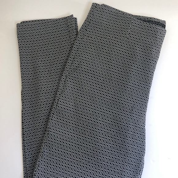 Chico’s So Slimming Patterned Pull On Ankle Pants - Picture 4 of 6